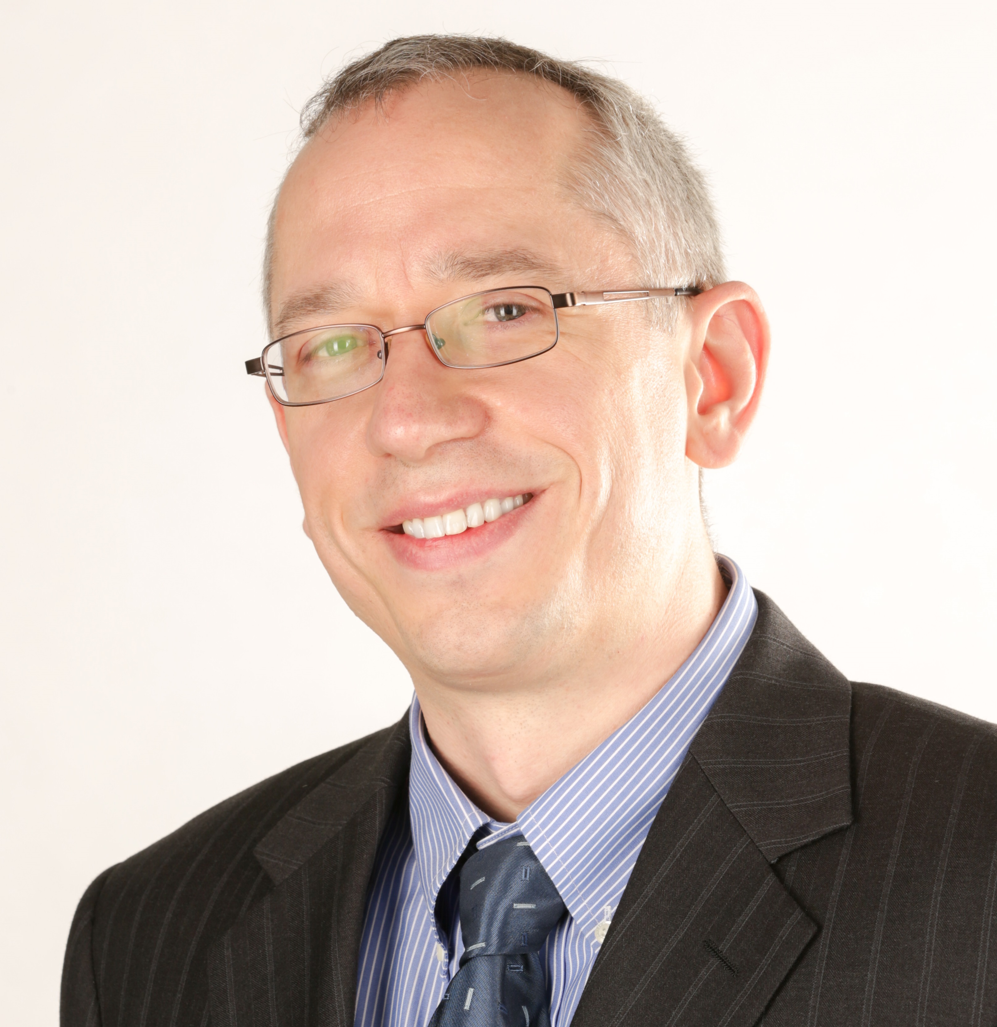 Dr. Mathias Baumert